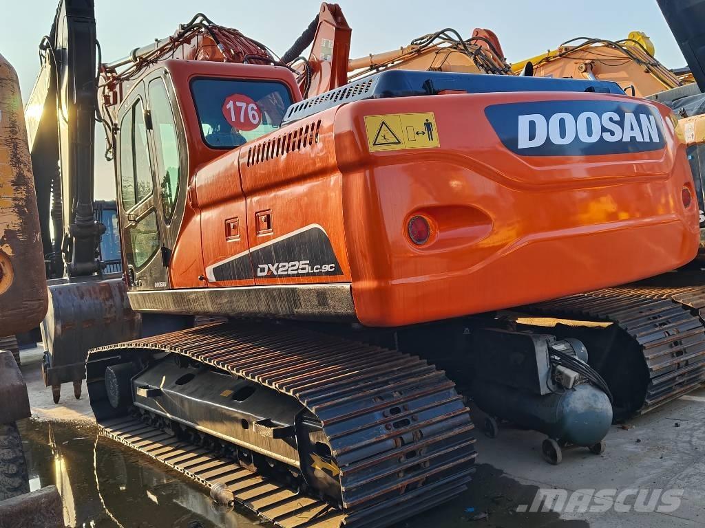 Doosan DX 225 LC Bageri gusjeničari