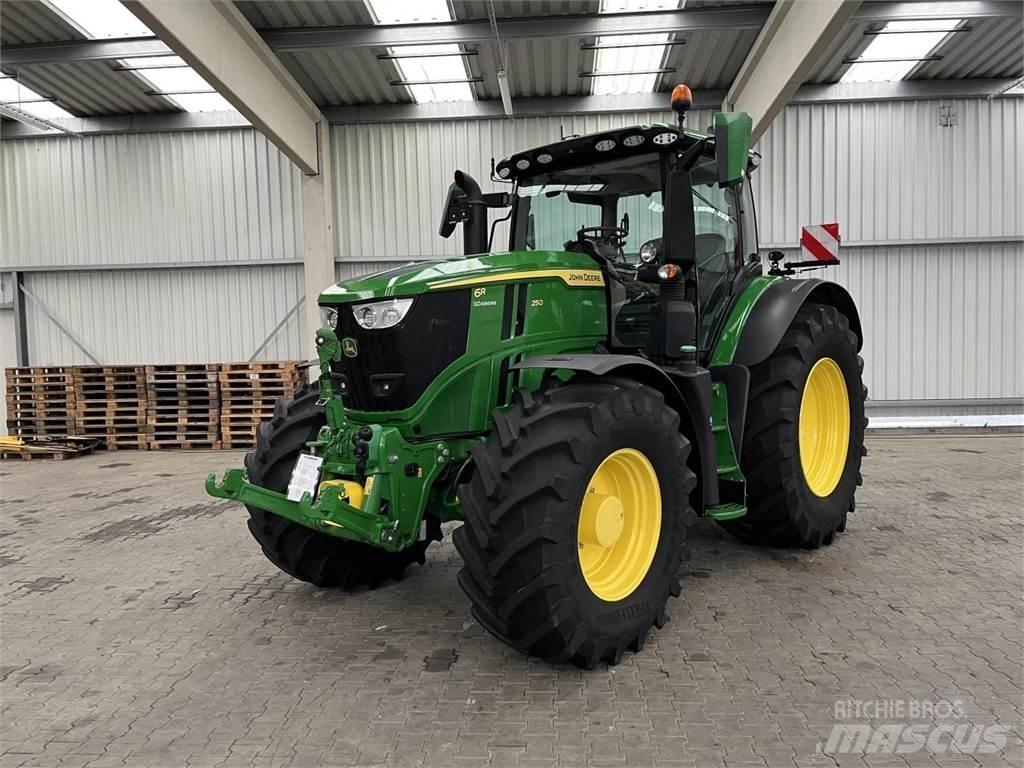 John Deere 6R 250 Traktori