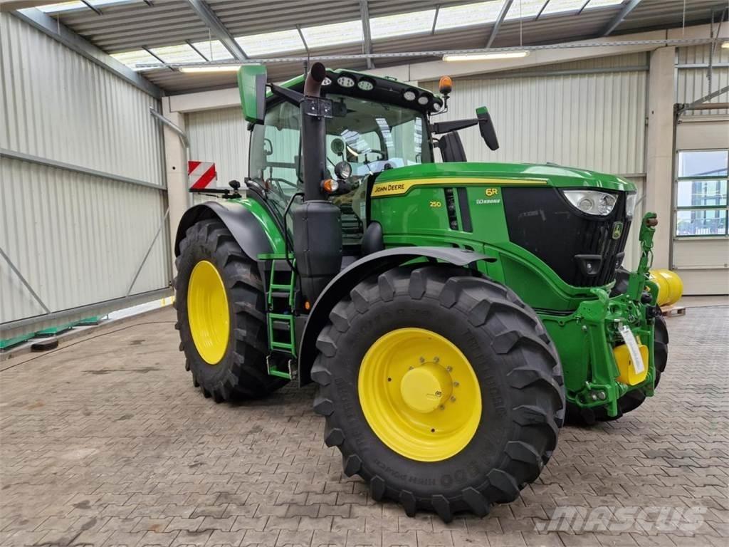 John Deere 6R 250 Traktori