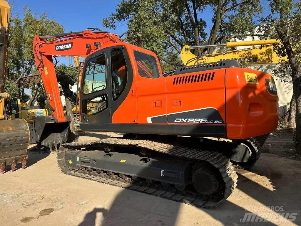 Doosan DX225-9C Bageri gusjeničari