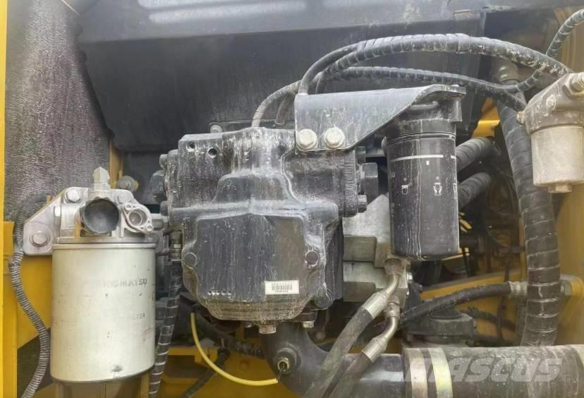 Komatsu 220-8K Bageri gusjeničari