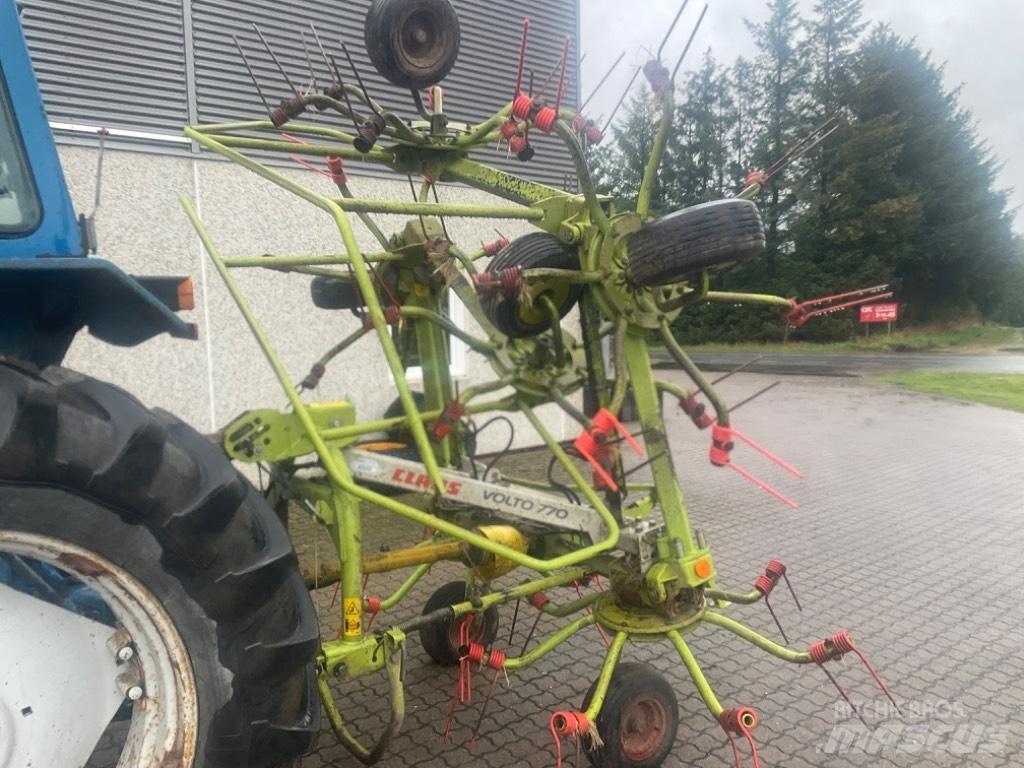 CLAAS Volto 770 Okretači i sakupljači sijena