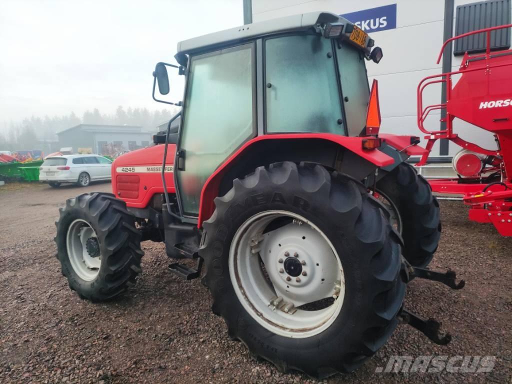 Massey Ferguson 4245 Traktori