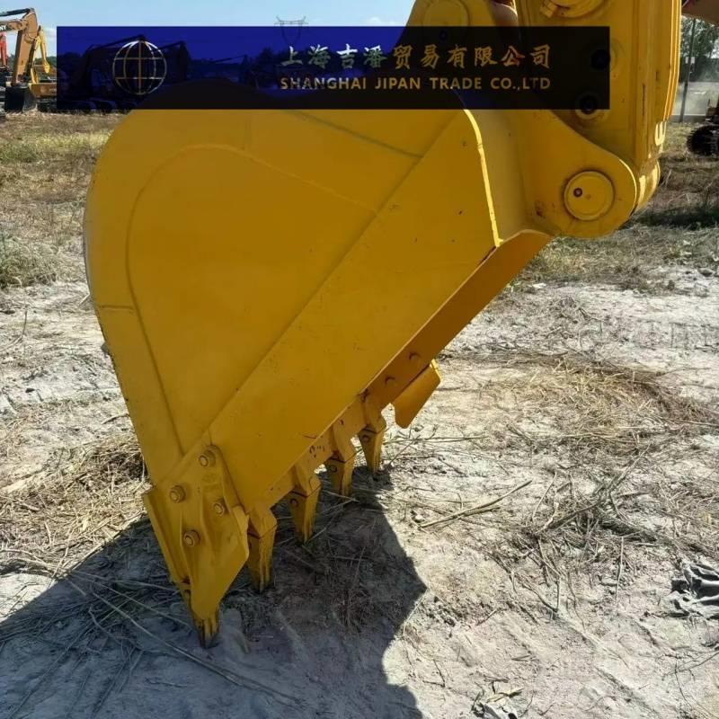 Komatsu PC 210 Bageri gusjeničari
