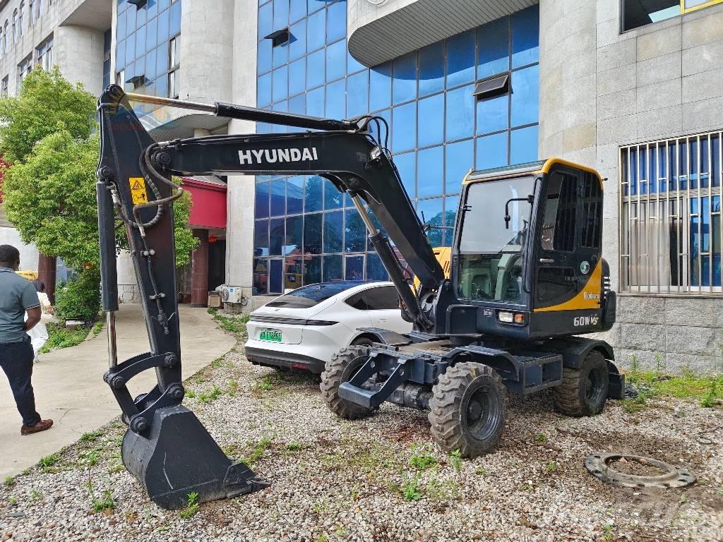CAT R60W Bageri na kotačima