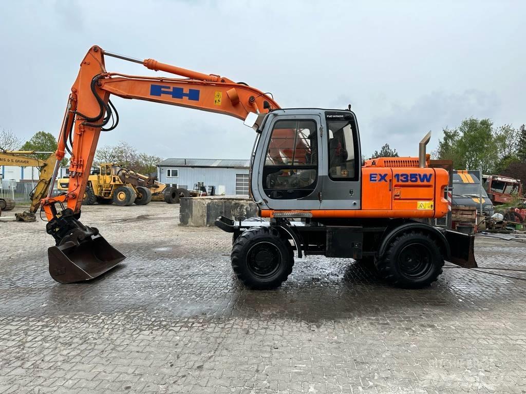 Fiat-Hitachi EX135W Bageri na kotačima