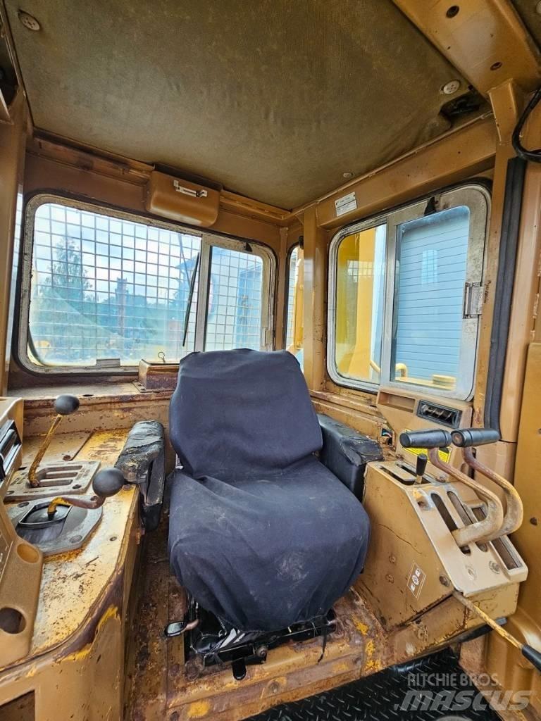 CAT D 8 L Buldožeri gusjeničari