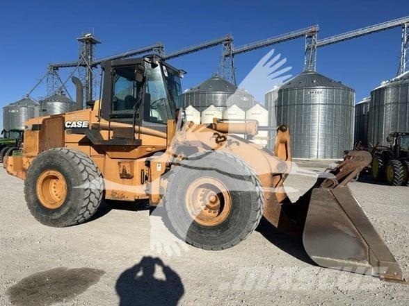 CASE 821C Utovarivači na kotačima