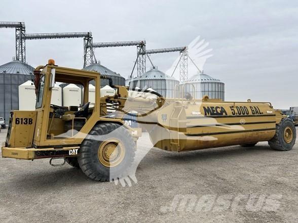CAT 613B Kamioni za vodu