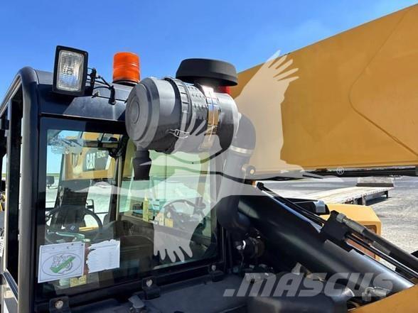 CAT TL943C Teleskopski viličari