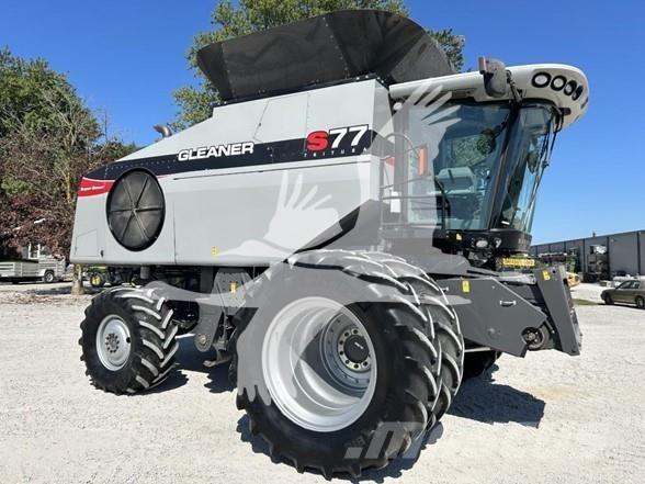 Gleaner S77 Kombajni