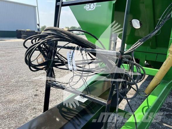 J&M 1326-22S Prikolice za zrno