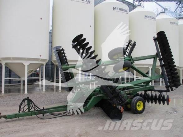 John Deere 630 Tanjurače