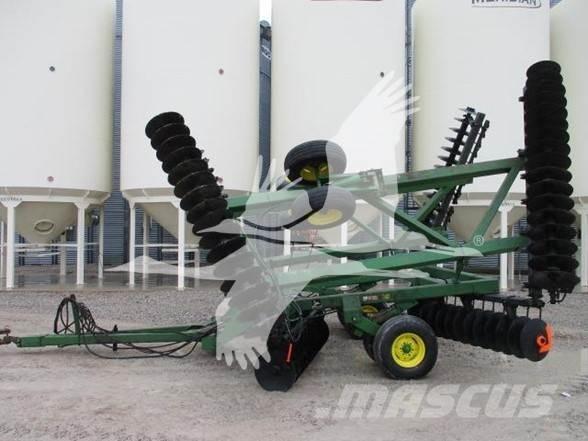 John Deere 630 Tanjurače