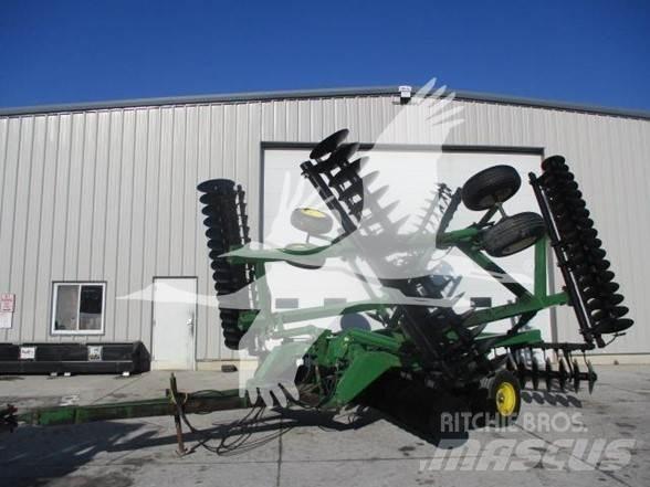 John Deere 630 Tanjurače