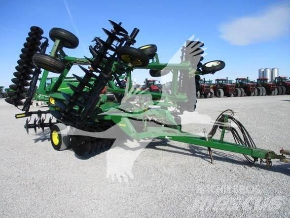 John Deere 637 Tanjurače