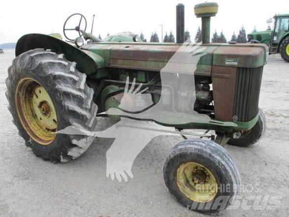 John Deere 820 Traktori