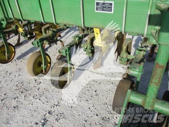 John Deere 85 Međuredni kultivatori