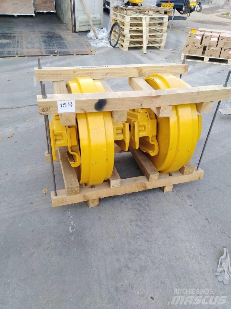 Komatsu D85E-18 Gusjenice