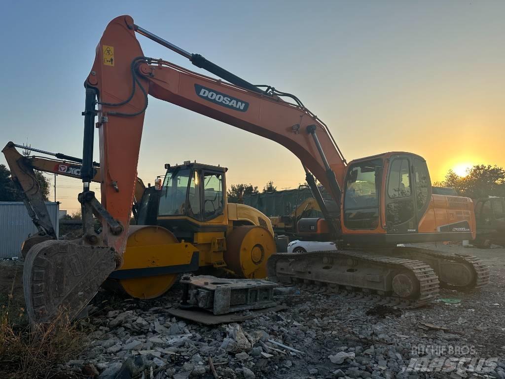 Doosan DX220LC-9 Bageri gusjeničari