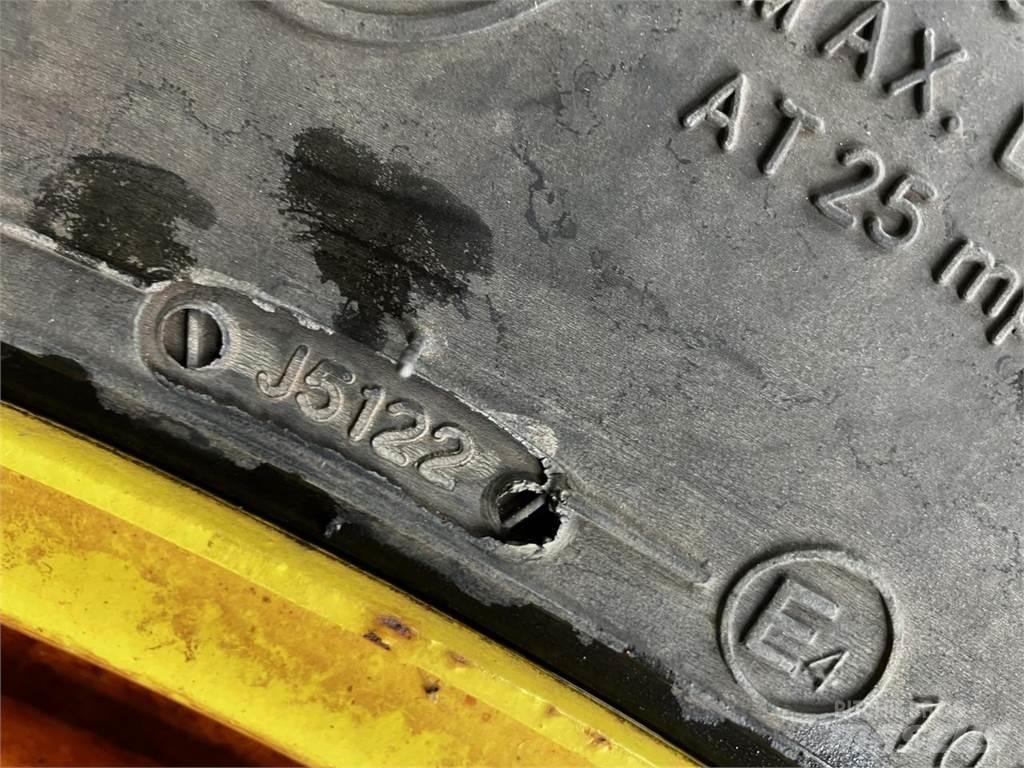 BKT 270/95R32 Gume, kotači i naplatci