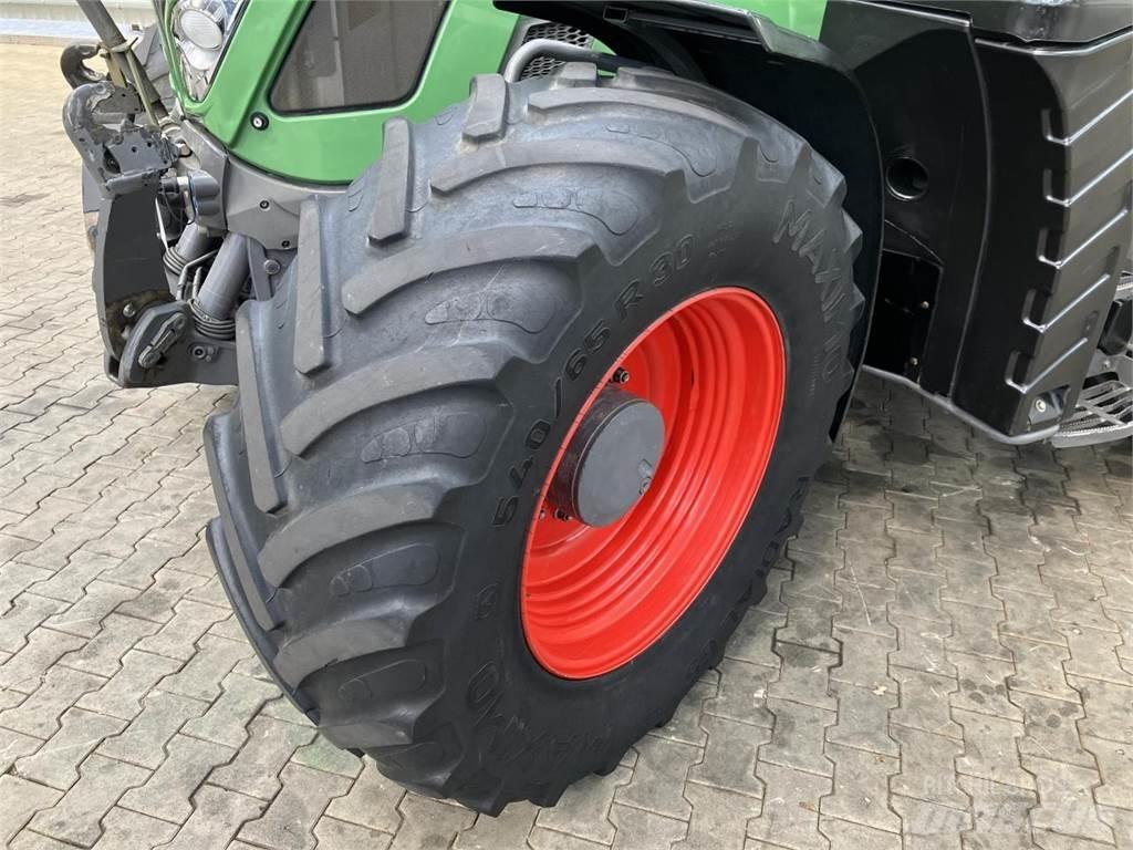Fendt 718 SCR Traktori