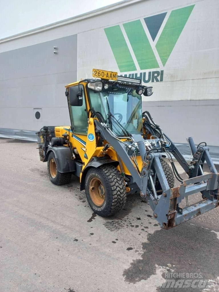 Wille 335B Kompaktni (mali) traktori