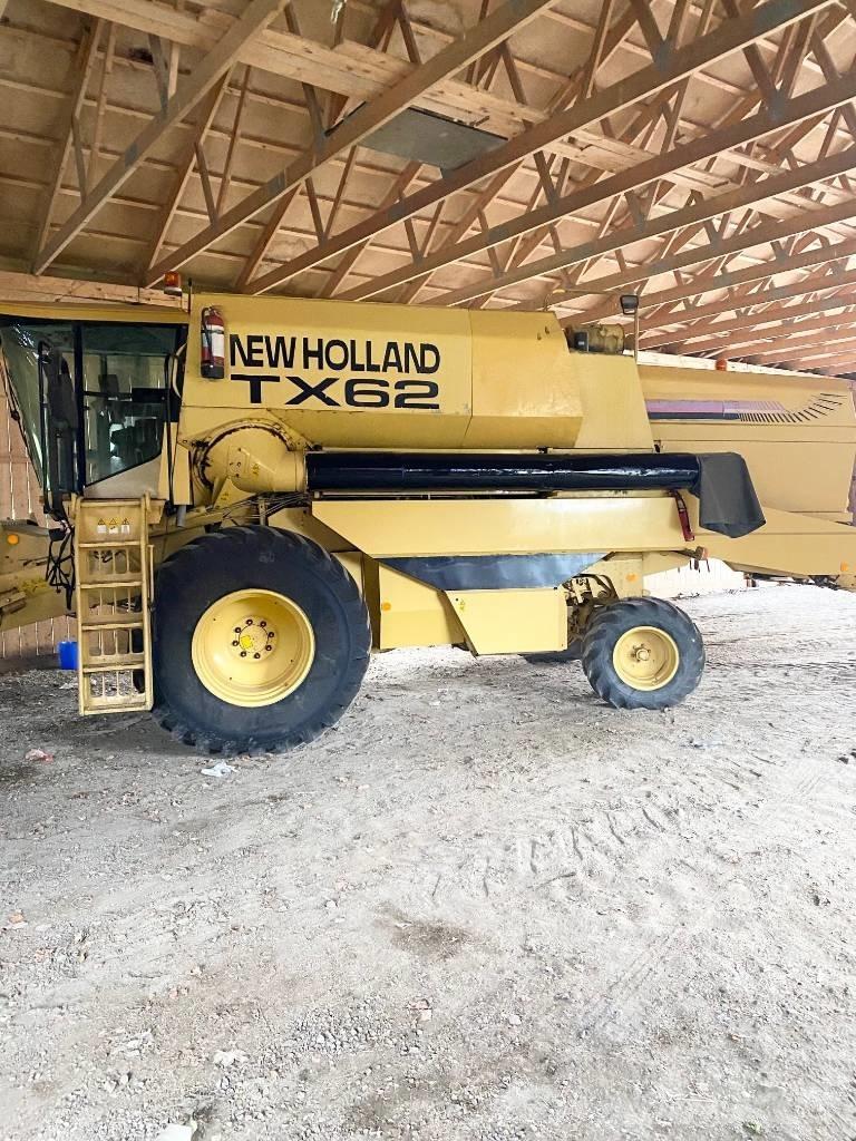 New Holland TX 62 Kombajni