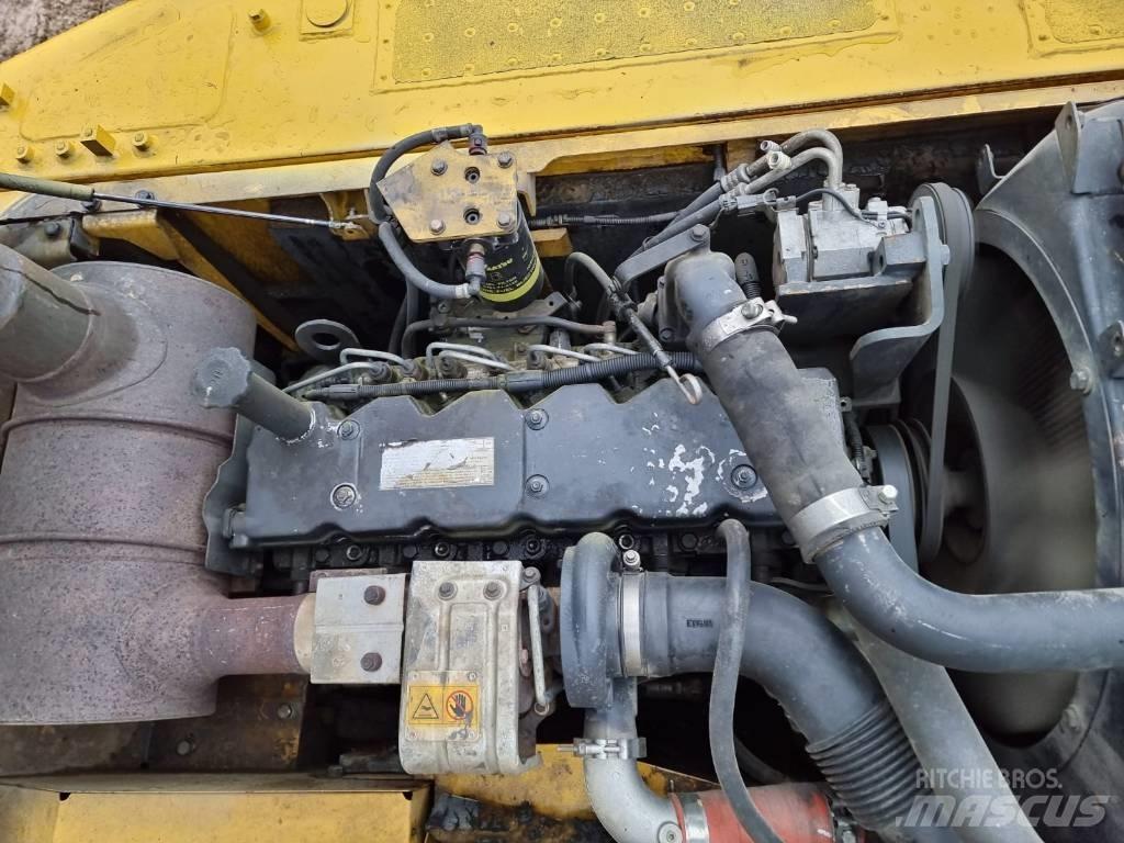 Komatsu PC 210-8 Bageri gusjeničari