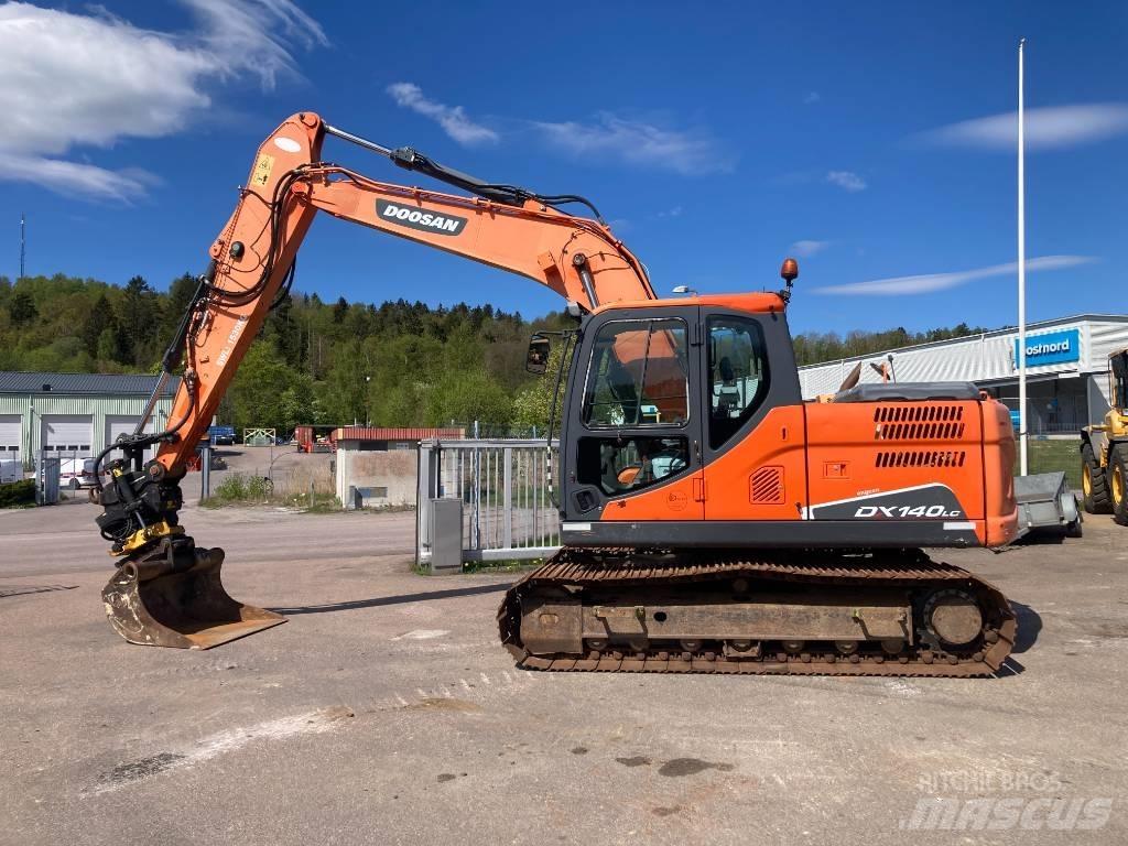 Doosan DX 140 LC Bageri gusjeničari