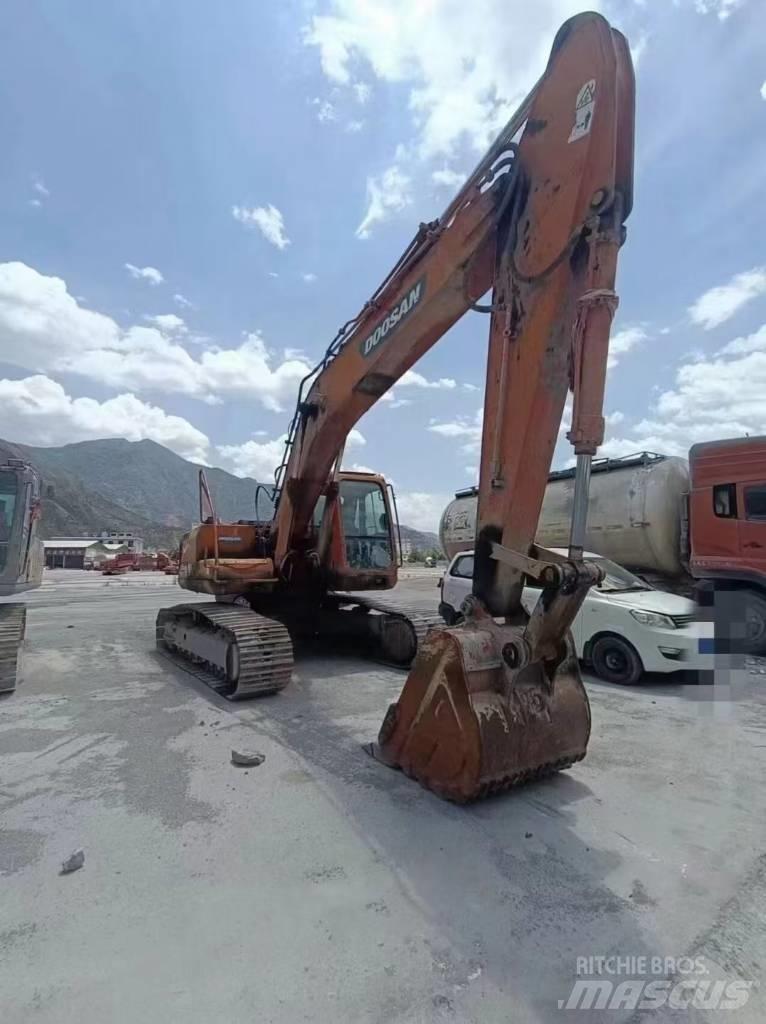 Doosan DX 225 Bageri gusjeničari