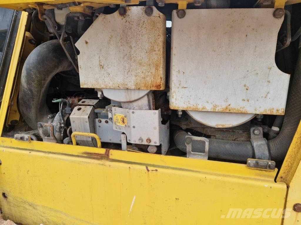 Komatsu D 65 PX-18 Buldožeri gusjeničari
