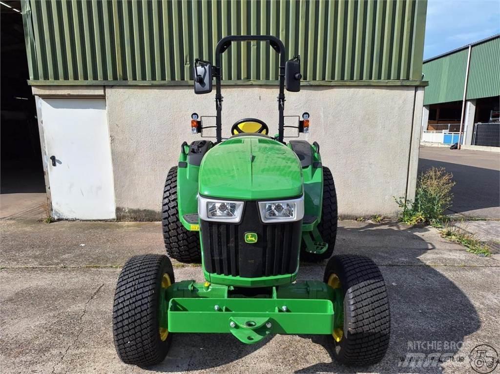 John Deere 4052M Kompaktni (mali) traktori