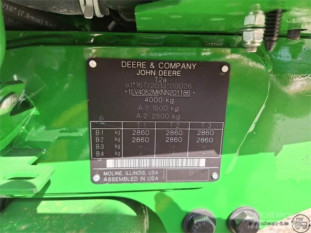 John Deere 4052M Kompaktni (mali) traktori