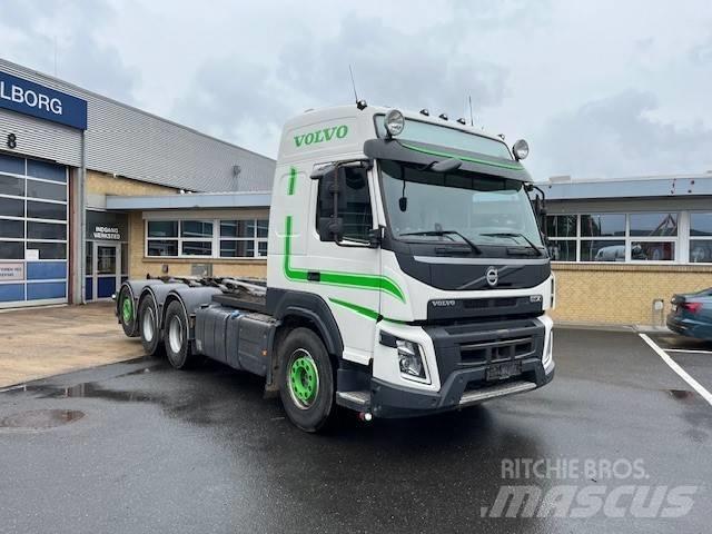 Volvo FMX 500 Rol kiper kamioni s kukama za dizanje