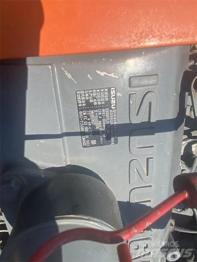 Hitachi ZX 200-3 G Bageri gusjeničari