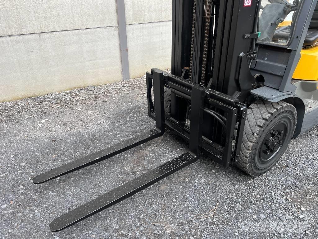 TCM FD30T3 Dizelski viličari