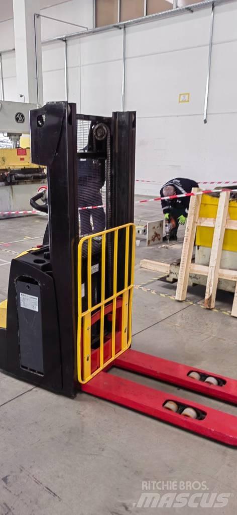 Hyster S 1.2 Ručni električni viličar