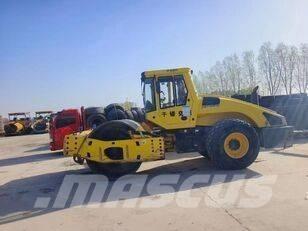 Bomag BW 220D-40 Valjci sa dvojnim bubnjem