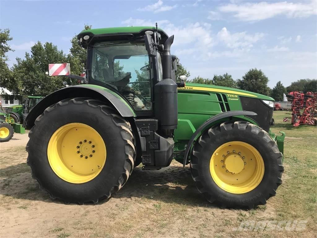 John Deere 7310R Traktori