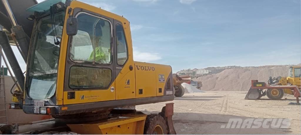 Volvo 180 Giratoria Bageri na kotačima
