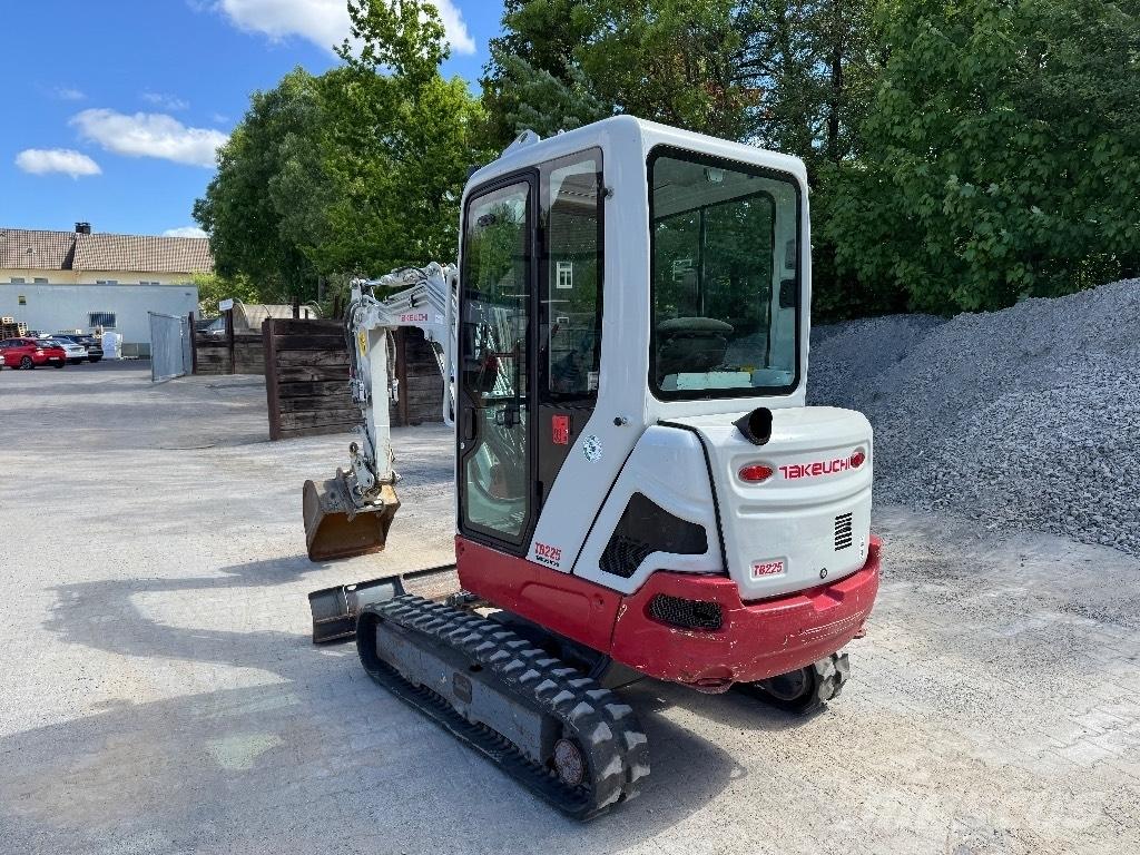 Takeuchi TB 225 Mini bageri <7t