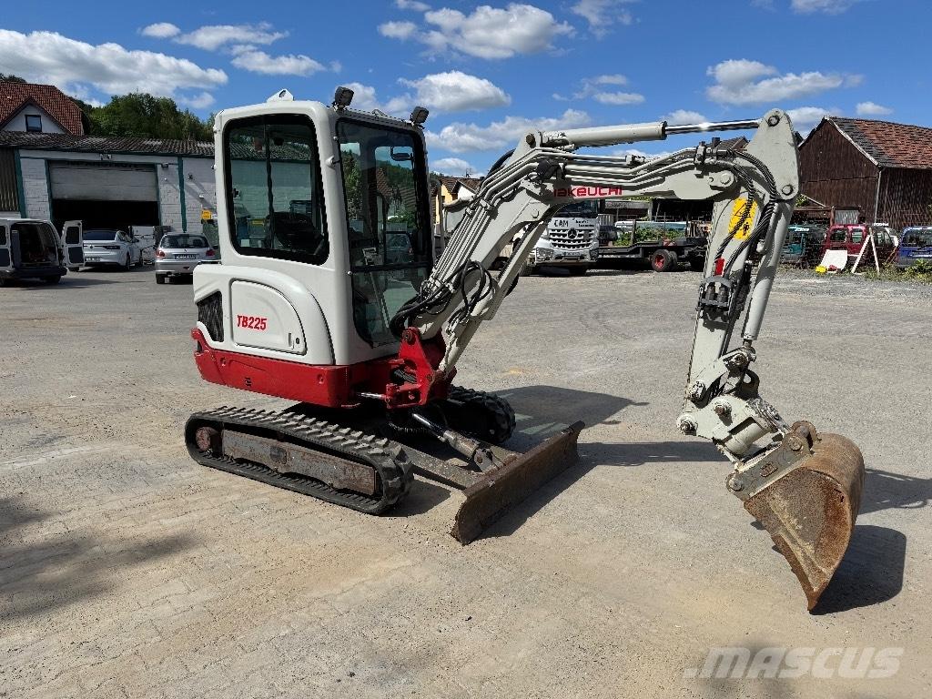 Takeuchi TB 225 Mini bageri <7t