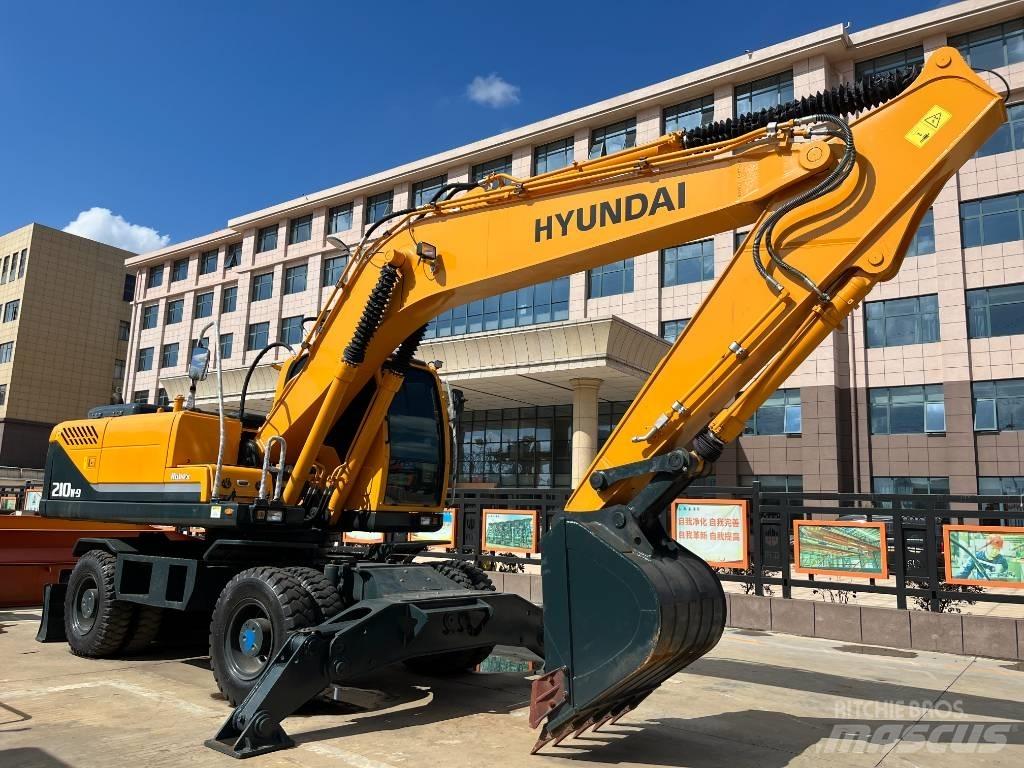 Hyundai R210W Bageri na kotačima