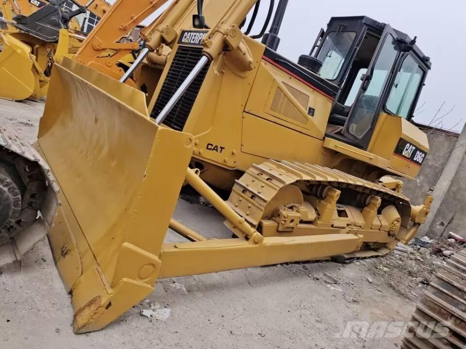 CAT D 6 G Buldožeri gusjeničari