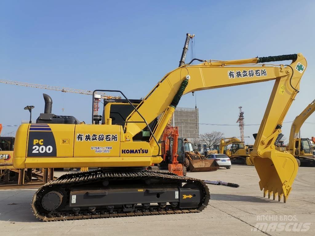 Komatsu PC 200-8 Midi bageri 7t – 12t