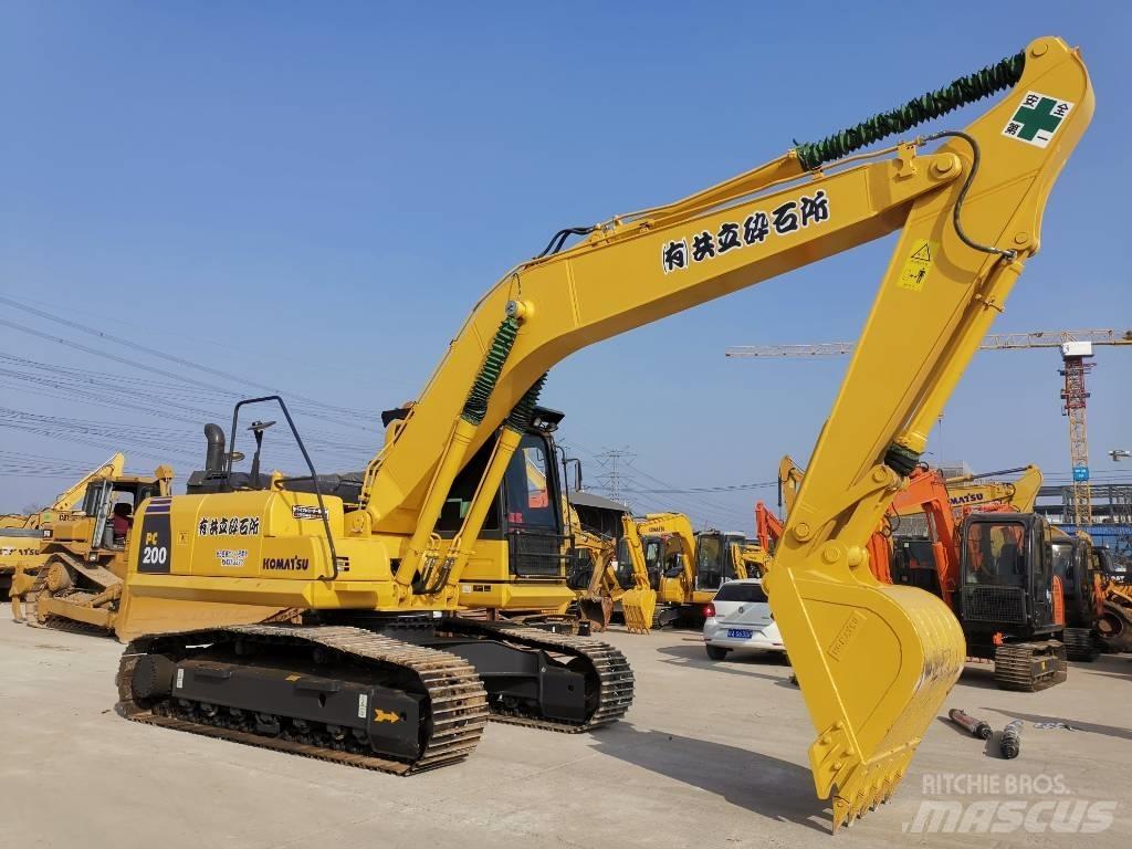 Komatsu PC 200-8 Midi bageri 7t – 12t