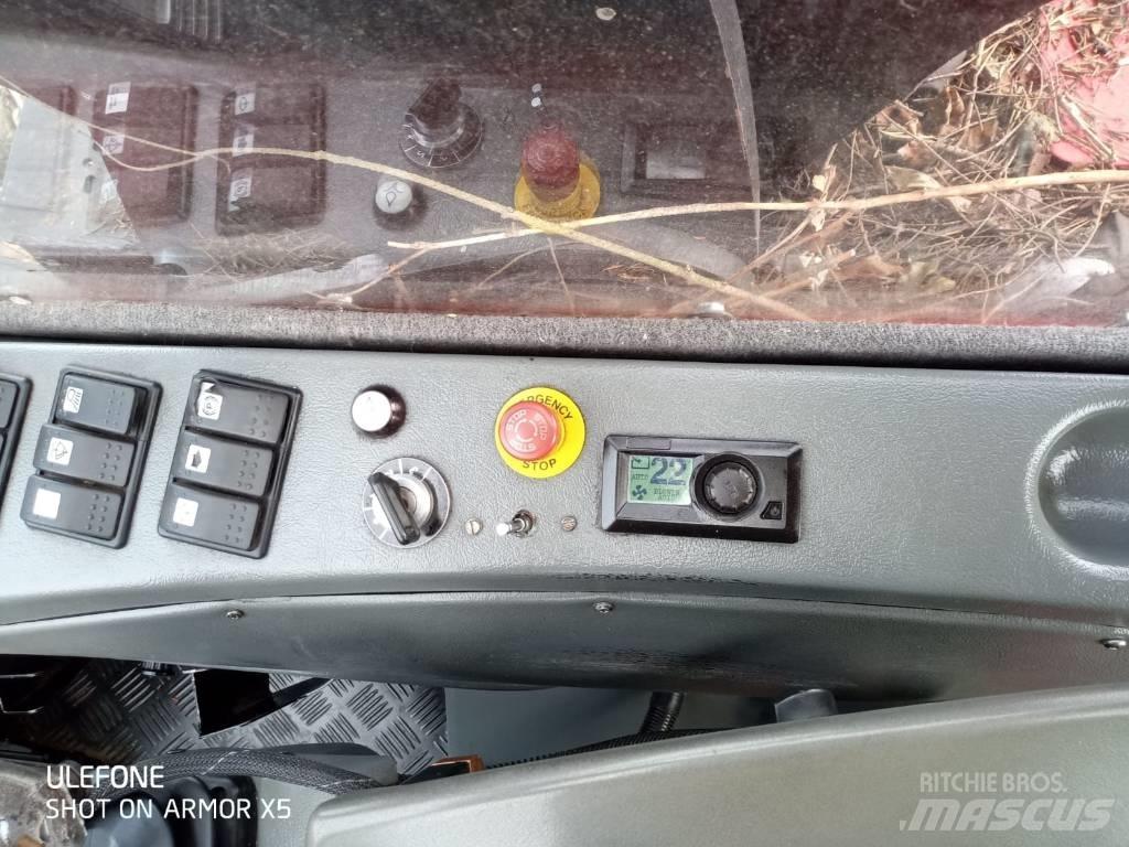 Komatsu 911 Harversteri