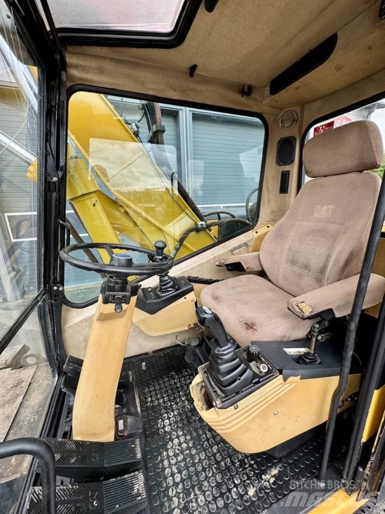 CAT M 315 Bageri na kotačima