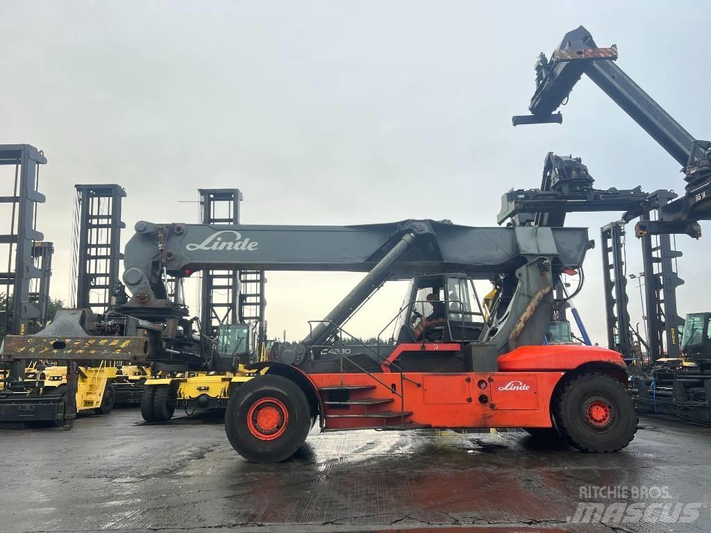 Linde C4230TL Dohvatni viličari